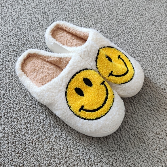 Smiley Slippers - Picture 5 of 7